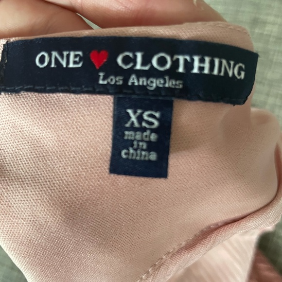 Pink romper - Picture 3 of 3